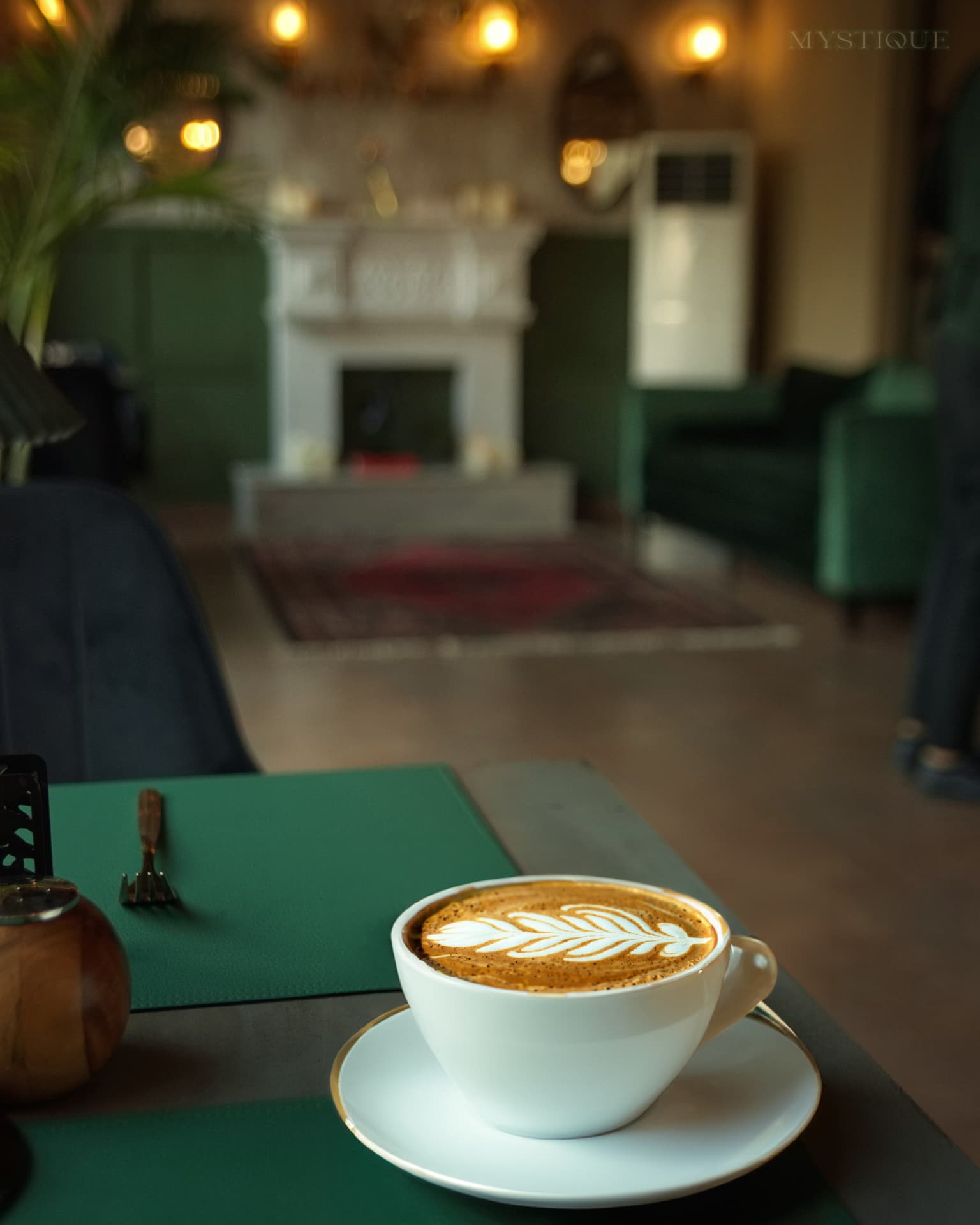 A freshly poured coffee at Mystique
